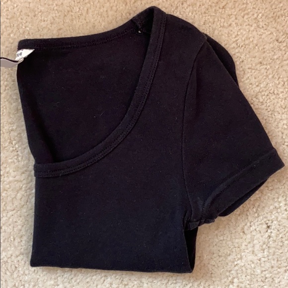 *4/$24* F21 Basic Black Tee - Picture 4 of 4
